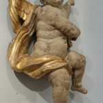 Artysta nieznany, „Anioł z obłokiem", Polska południowo – wschodnia, XVIII w., drewno polichromowane, złocone, Muzeum Okręgowe w Rzeszowie