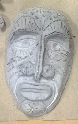 maska z gliny