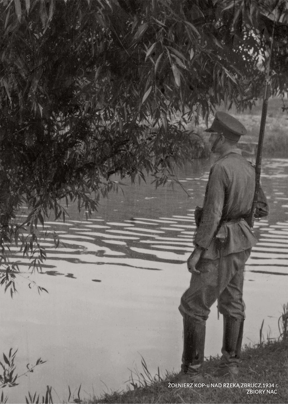 Zbiory NAC: Żołnierz KOP-u nad rzeką Zbrucz, 1934 r.