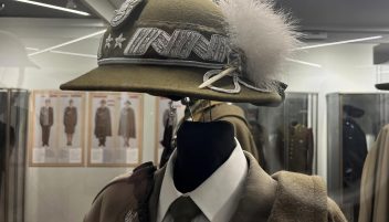 Fragment wystawy WOJSKOWY SZYK, CZYLI JAK NA DEFILADZIE