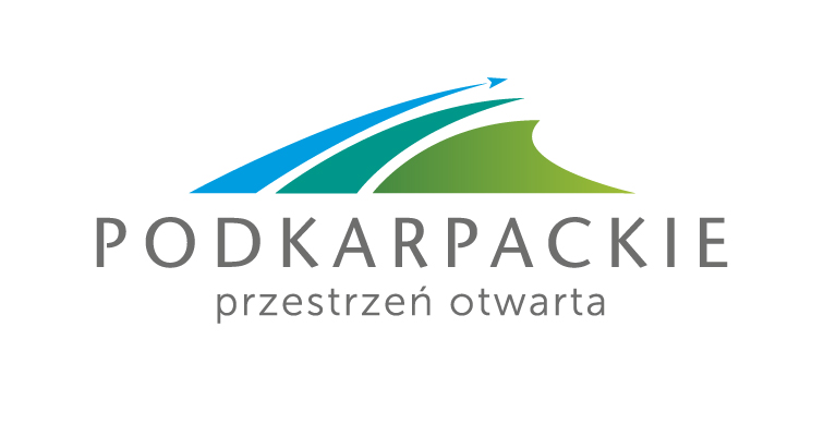 Grafika. Logotyp województwa podkarpackiego. Składa się z trzech graficznych pól i napisu. Zbliżony do trójkątów kształt pól przywodzi na myśl górzysty krajobraz Podkarpacia. Boczne krawędzie pól są łagodnie wygięte w prawo. Po prawej stronie pól napis w dwóch liniach: „Podkarpackie. Przestrzeń otwarta”.
